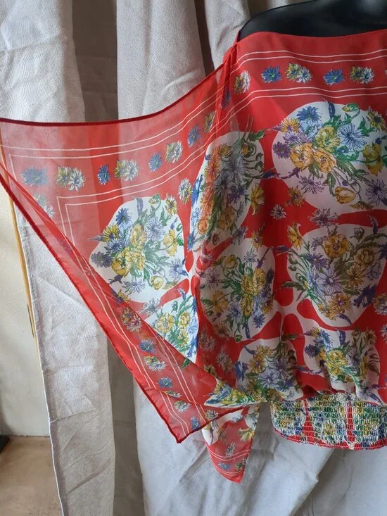 M Flowered Blouse / Top with Split Sleeves - Picture 6 of 14